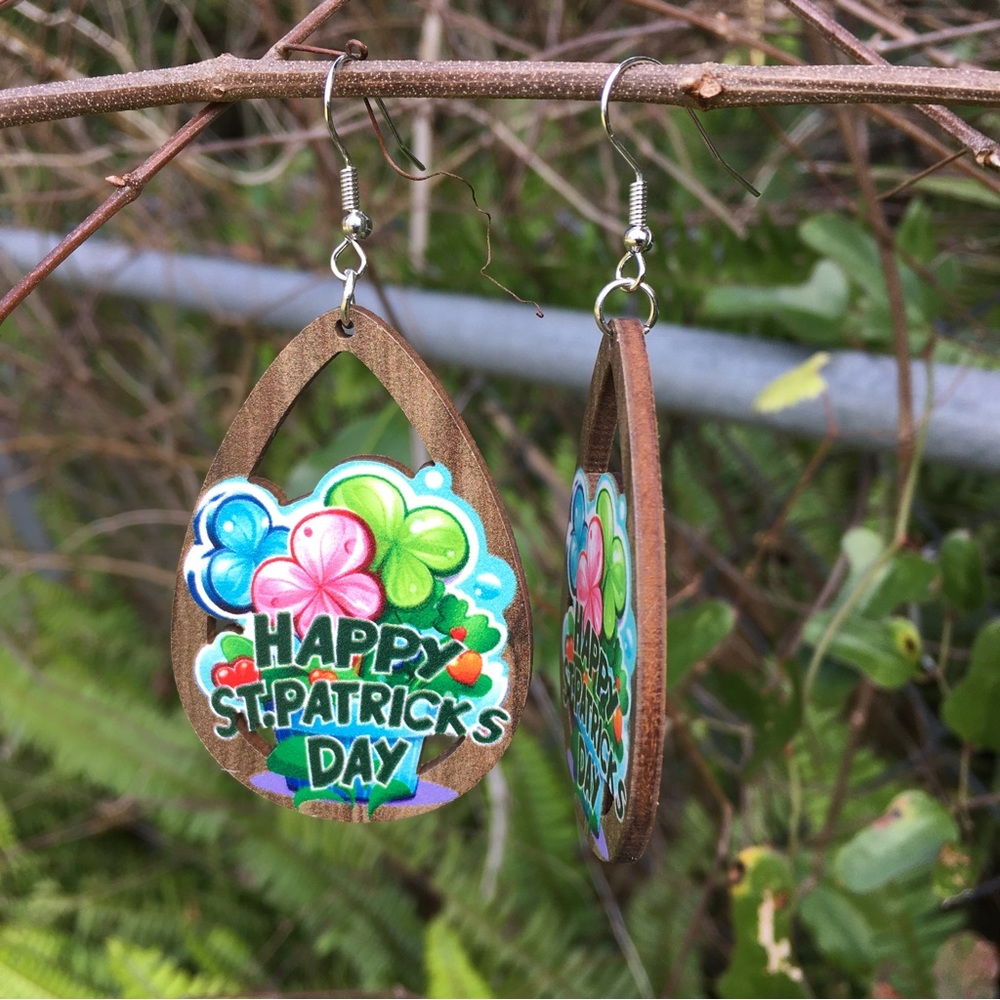 2 Sets Earrings Wood vintage St Patrick Day